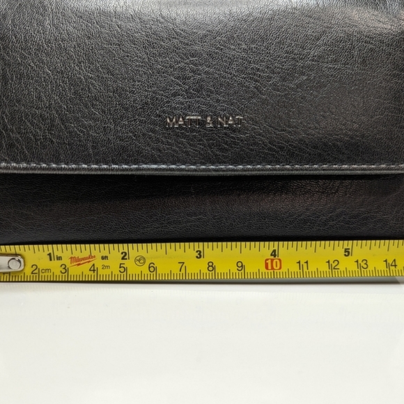 Matt & Nat Black Crossbody Purse - Picture 3 of 13